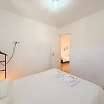 Out Alfama 2e Апартаменти